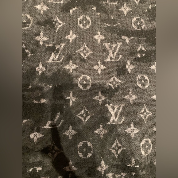 Louis Vuitton monogram black sweater size XL - Picture 11 of 11